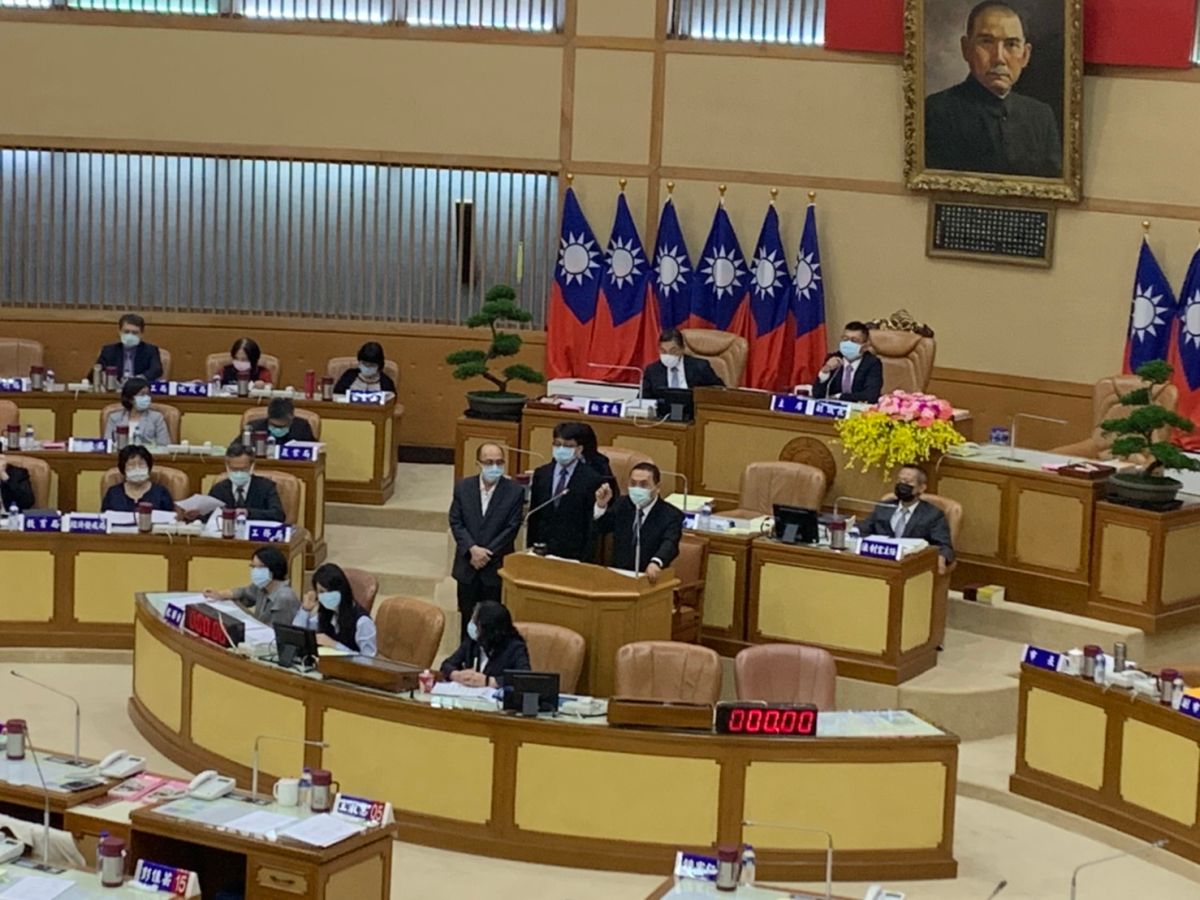 ▲侯友宜說，受到疫情影響，新北稅入大幅減少80億元，另外紓困振興將花掉18.04億元。（圖／記者宋原彰攝，2020.05.18）
