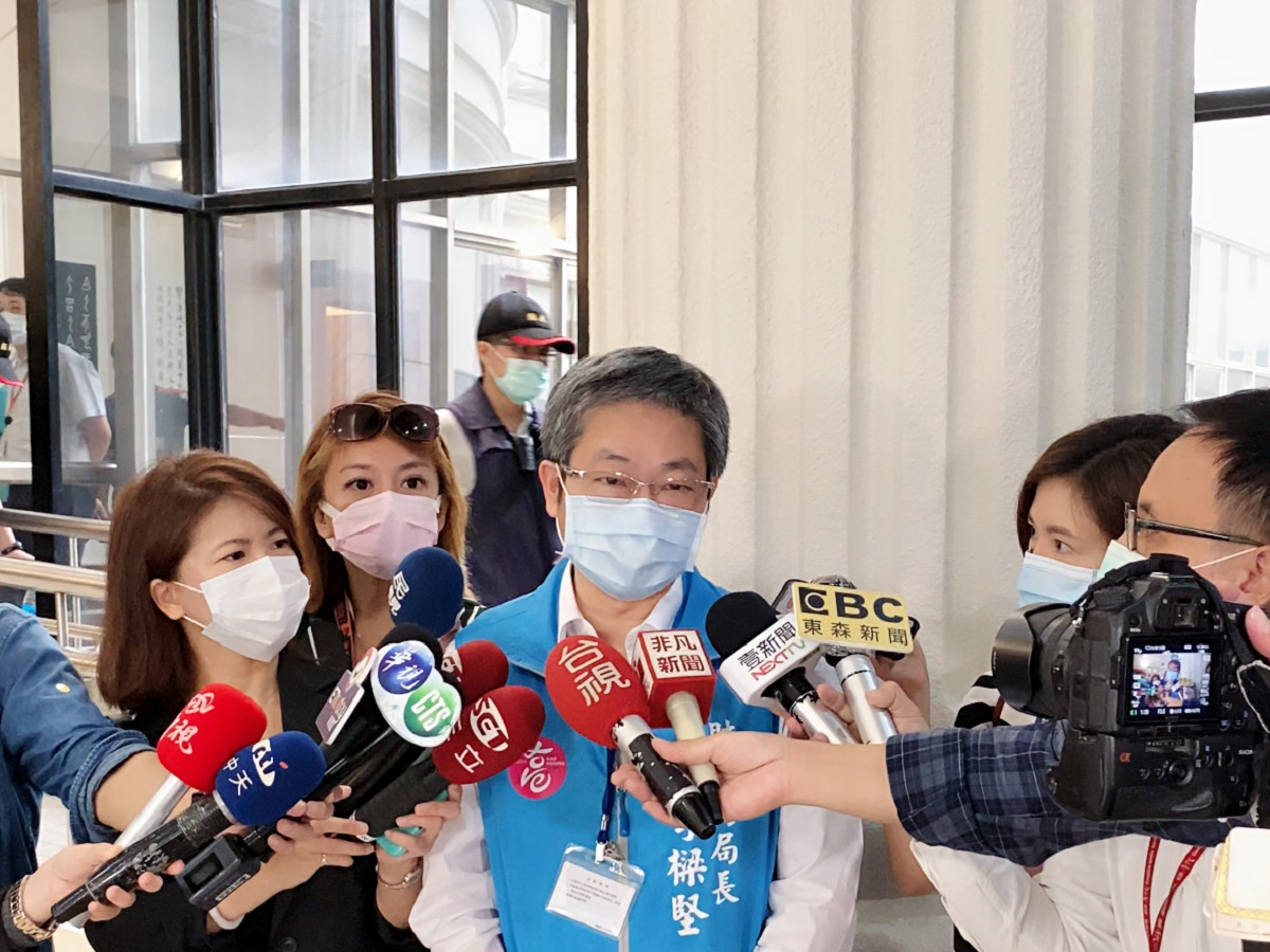 ▲一份由高雄市財政局長李樑堅署名的「反罷韓目前面對的困境及推動策略」文件流出，李樑堅強調，資料不可能從他這邊外洩出去。(圖／記者張文晃攝，2020.05.19）