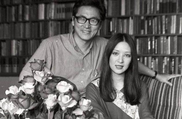 ▲胡因夢與李敖的婚姻故事曲折荒誕,讓她受傷很深。(圖/沐春堂提供)