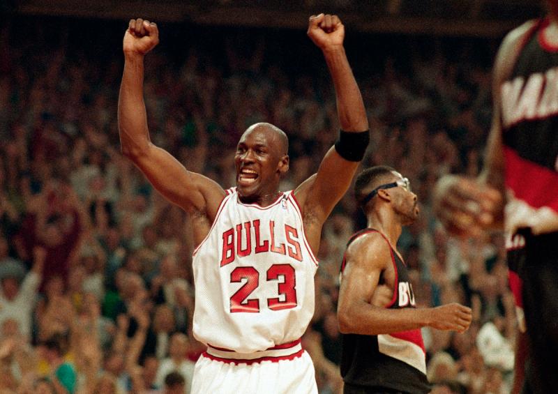 ▲近期NBA傳奇球星喬丹1998年的冠軍賽實戰球鞋，以新台幣6763萬元拍賣售出。。（圖／美聯社／達志影像）