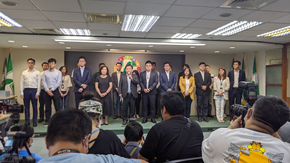 ▲民進黨秘書長林錫耀率黨的新任一級主管亮相。（圖／記者鄭宏斌攝，2020.05.20）