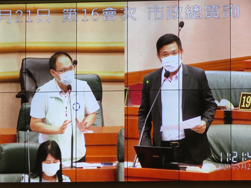 ▲嘉義市議員陳家平(右)認為語言才可以提昇市民的國際視野。(圖／記者陳惲朋攝）