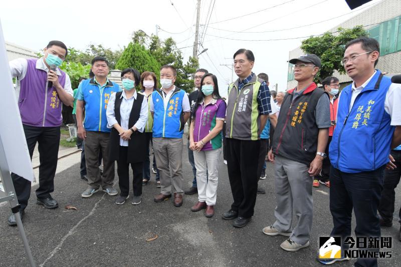 ▲王惠美表示，3路段皆為銜接鄰近鄉鎮市的重要道路，因年久失修而龜裂、不平，6、7月分別完工後，讓鄉親行車更加平安。（圖／記者陳雅芳攝，2020.05.20）