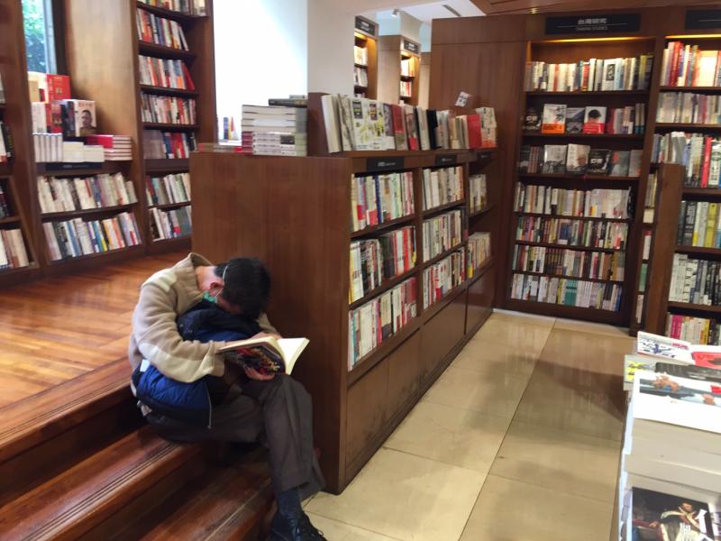 ▲敦南誠品一隅。(圖/記者黃仁杰攝)