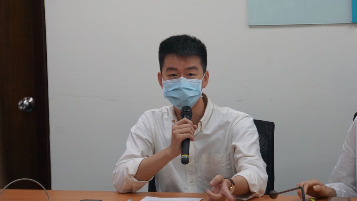 ▲有關中共兩會預計在28日通過香港版國安法一事，民眾黨發言人蔡峻維表示，此舉顯示中國政府對於爭取香港民心的認同，沒有自信，卻只能利用香港基本法中的中央政府權限，強行立法要求香港民眾接受。（圖／記者呂炯昌攝）