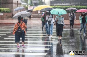 快訊／雷聲響不停！「北北基桃」大雷雨狂炸　信義區時雨量54毫米
