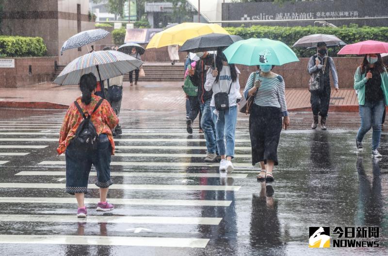 ▲下雨。（示意圖/NOWnews資料照）