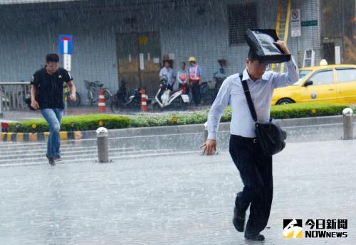 ▲午後突然變天，臺北市、新北市、基隆市、南投縣山區有局部豪雨發生的機率。（圖／NOWNEWS資料照）