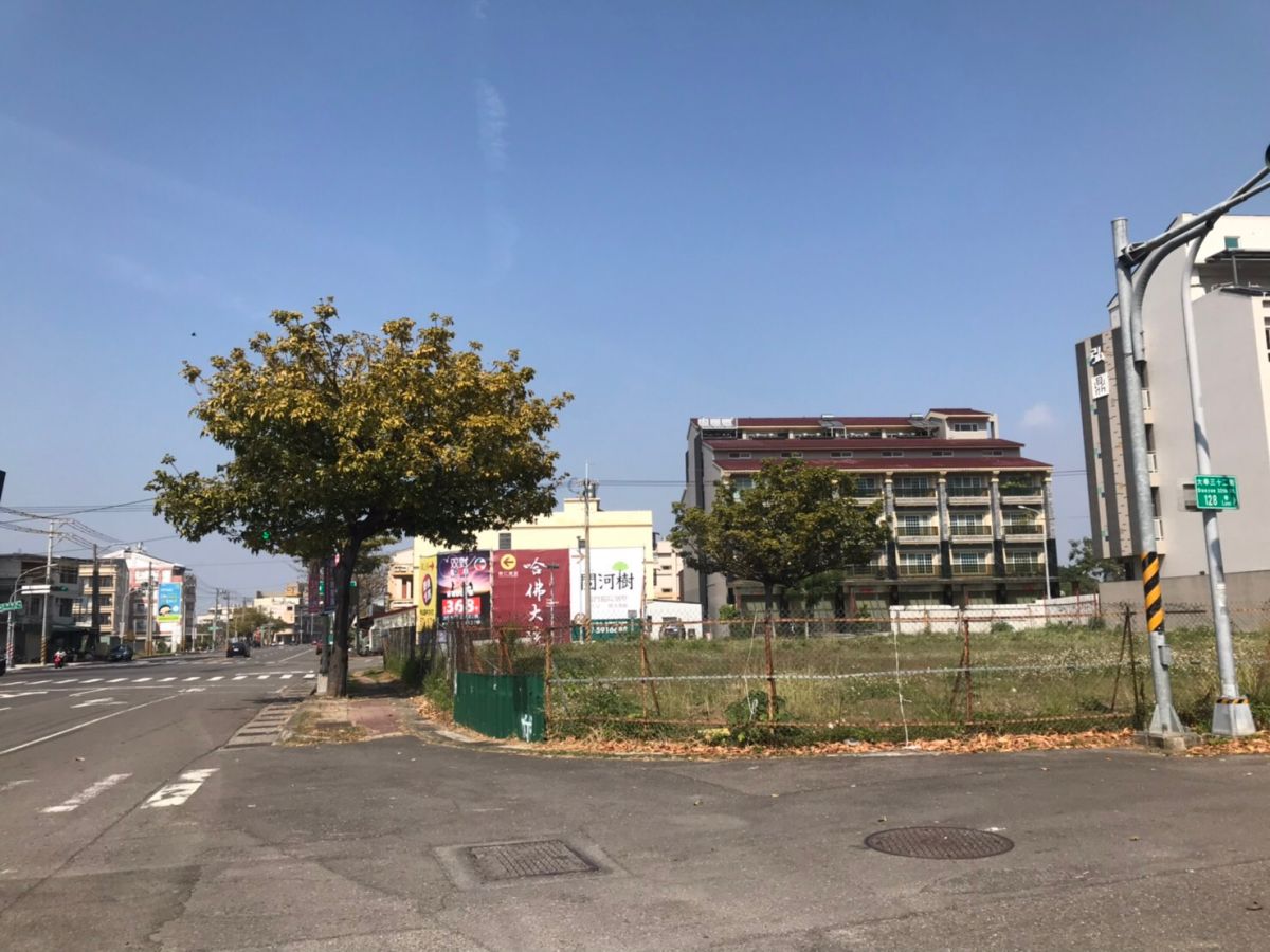 ▲高雄大學特區東側的住宅區土地，目前已有每坪35至40萬的行情。（圖／信義房屋提供）