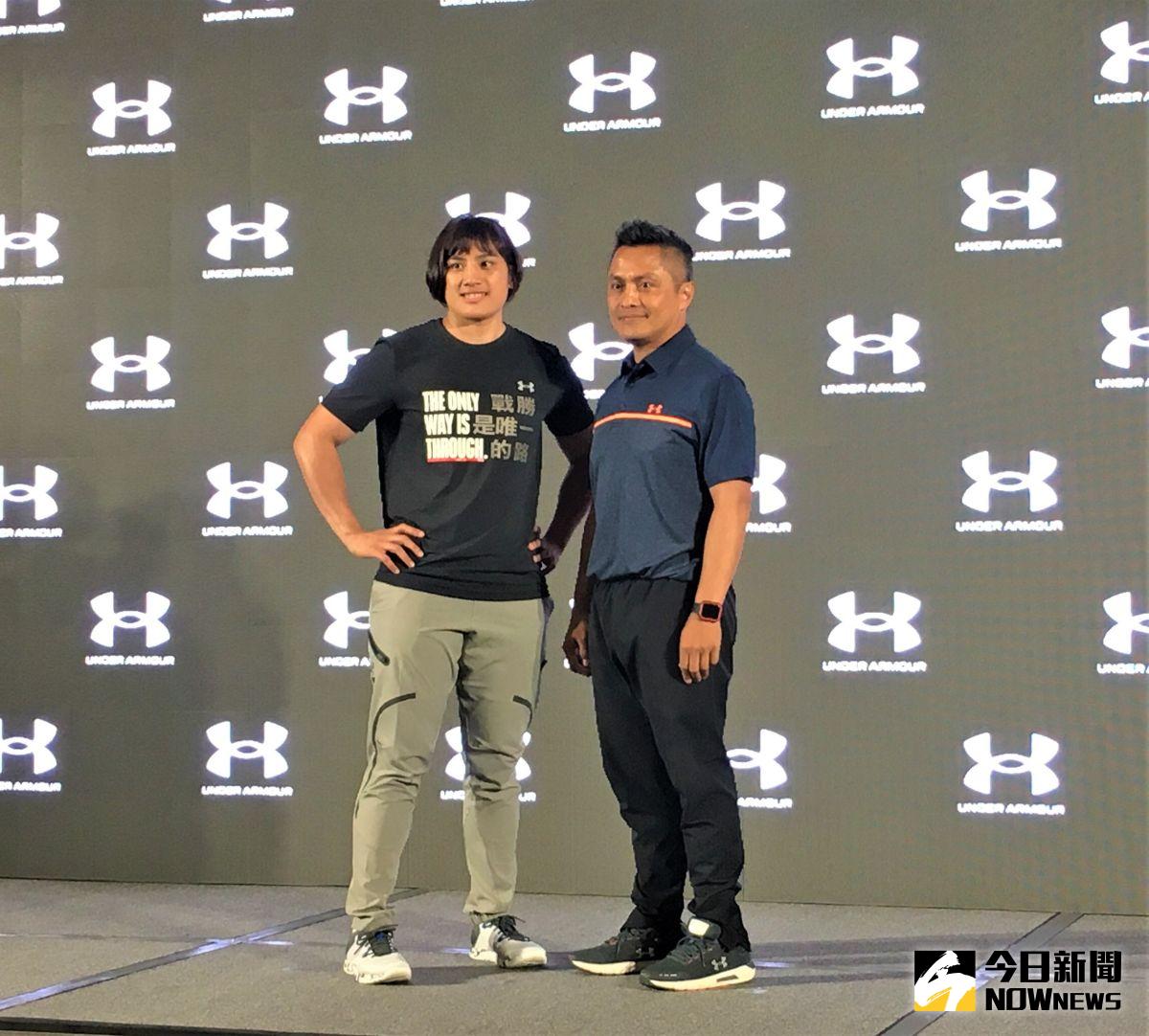 ▲「拳擊女王」陳念琴(左)、教練柯文明受邀出席記者會。（圖／鍾東穎攝 ,2020.05.22）
