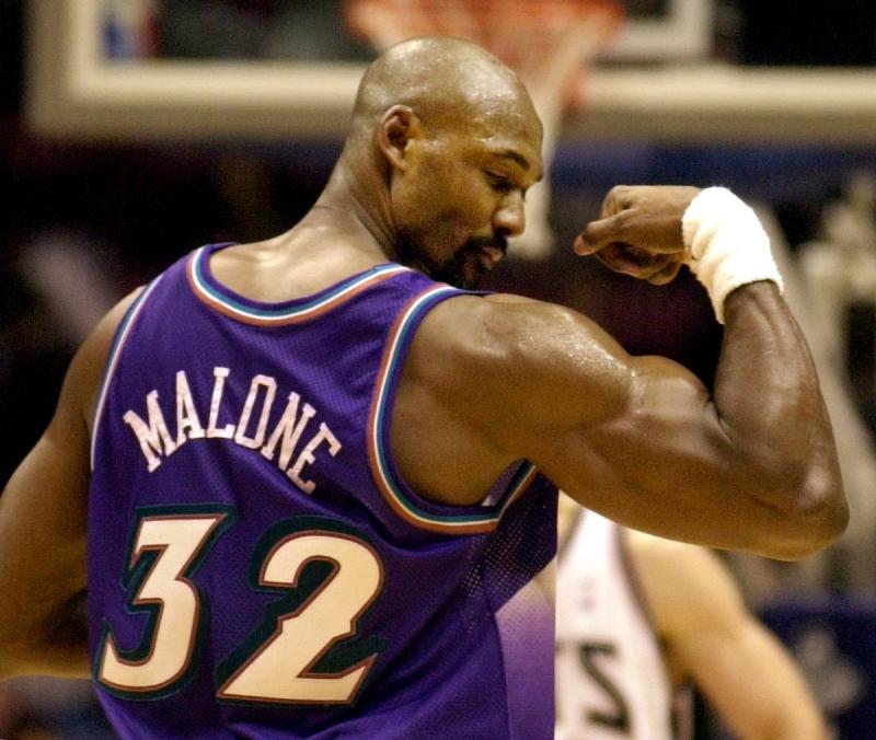 NBA/曾塗黑臉扮演名將馬龍 知名脫口秀主持人道歉了