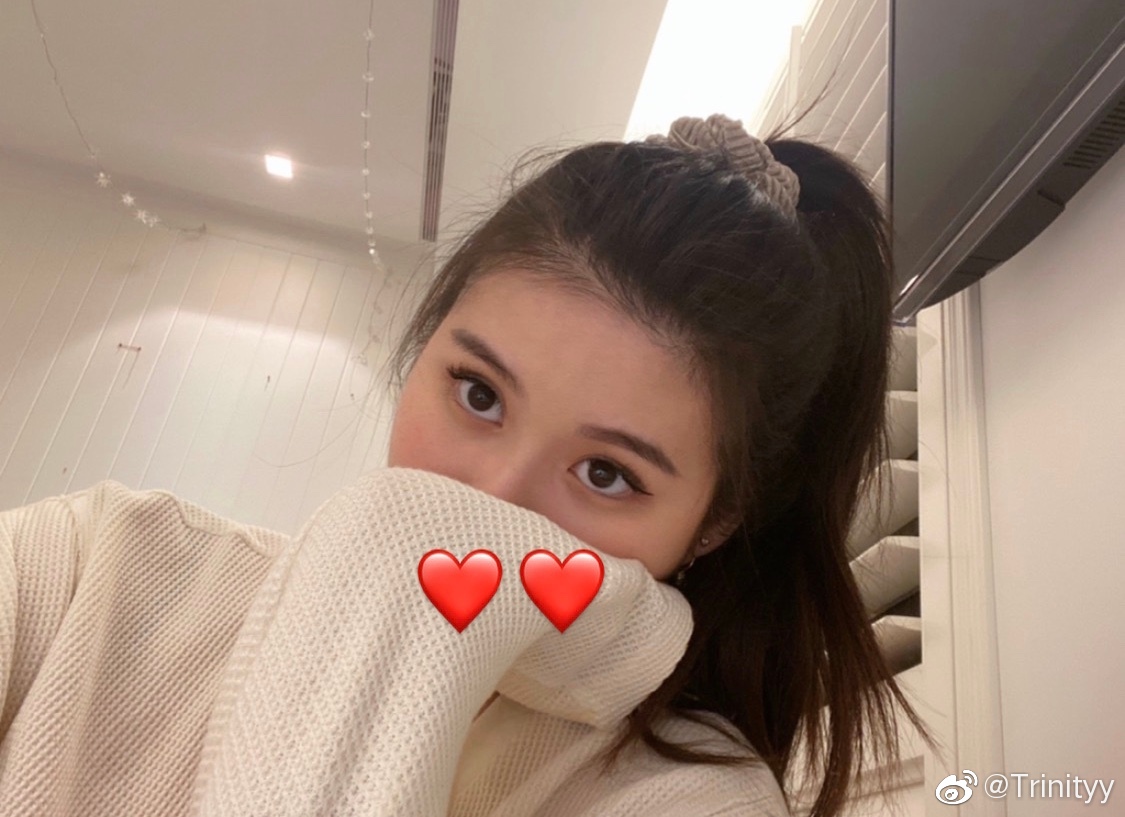 ▲孫芸芸20歲女兒廖思惟好正！（圖／廖思惟微博）