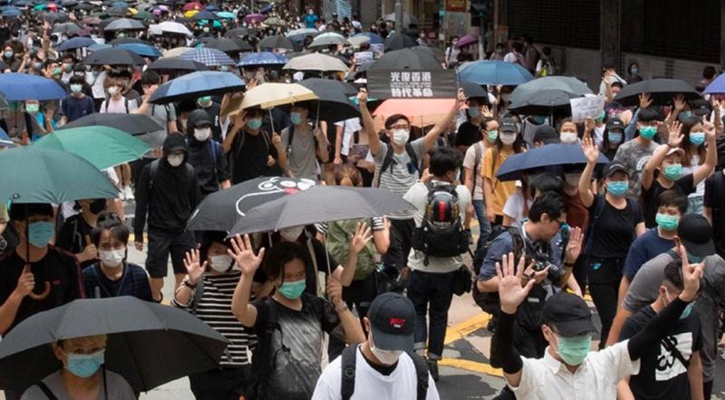 ▲香港民眾發起反「港版國安法」大遊行。(圖/翻攝立場新聞)