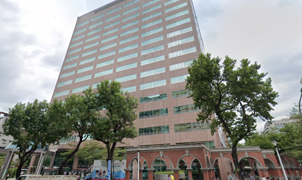 ▲台北馬偕醫院在今（24）日下午1點40分左右冒出黑煙，目前火勢已經撲滅且無人員傷亡。（圖／翻攝自Google地圖）