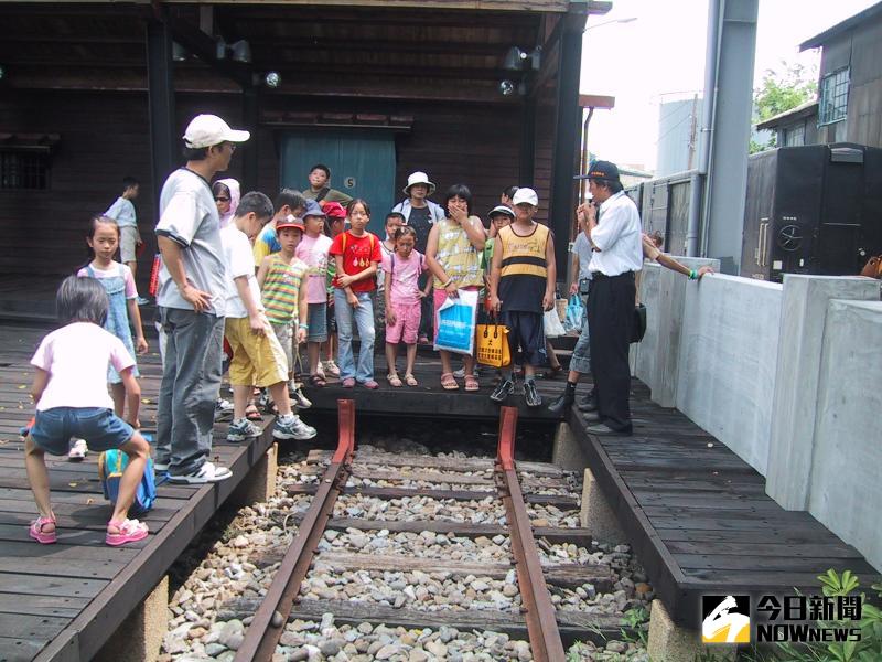 ▲彰化縣知名的旅遊景點「扇形車庫」每逢例假日及國定假日時，參觀遊客甚多。（資料照