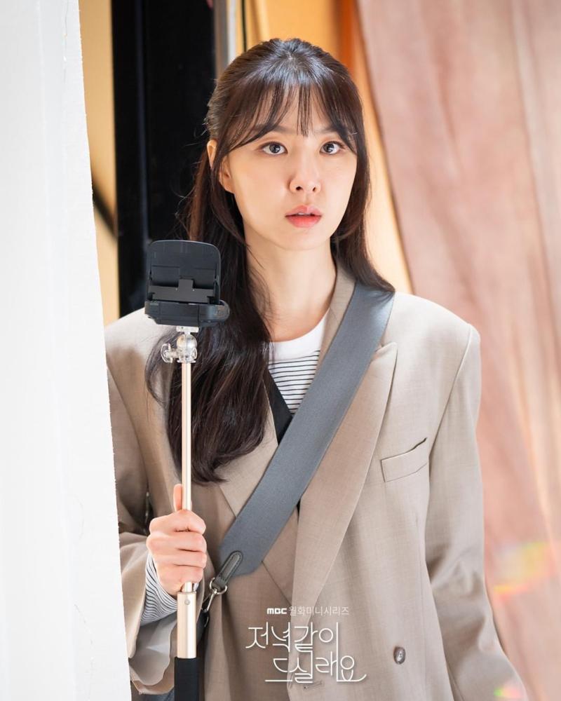 ▲▼徐智慧(上)跟金正賢新戲中「續前緣」。(圖/MBC