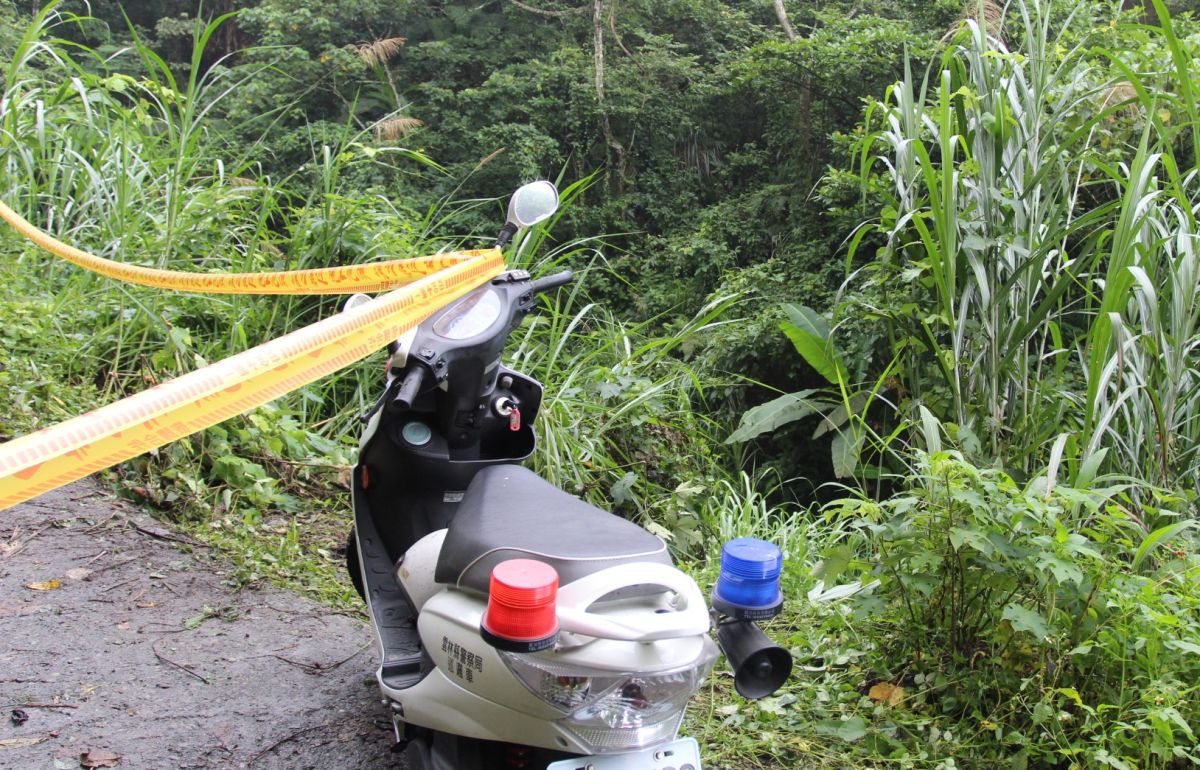 ▲失智老翁經動員救難團體和村民搜山在古坑黃德坑山區尋獲疑已死亡多時。（圖／記者簡勇鵬攝，2020.05.24）