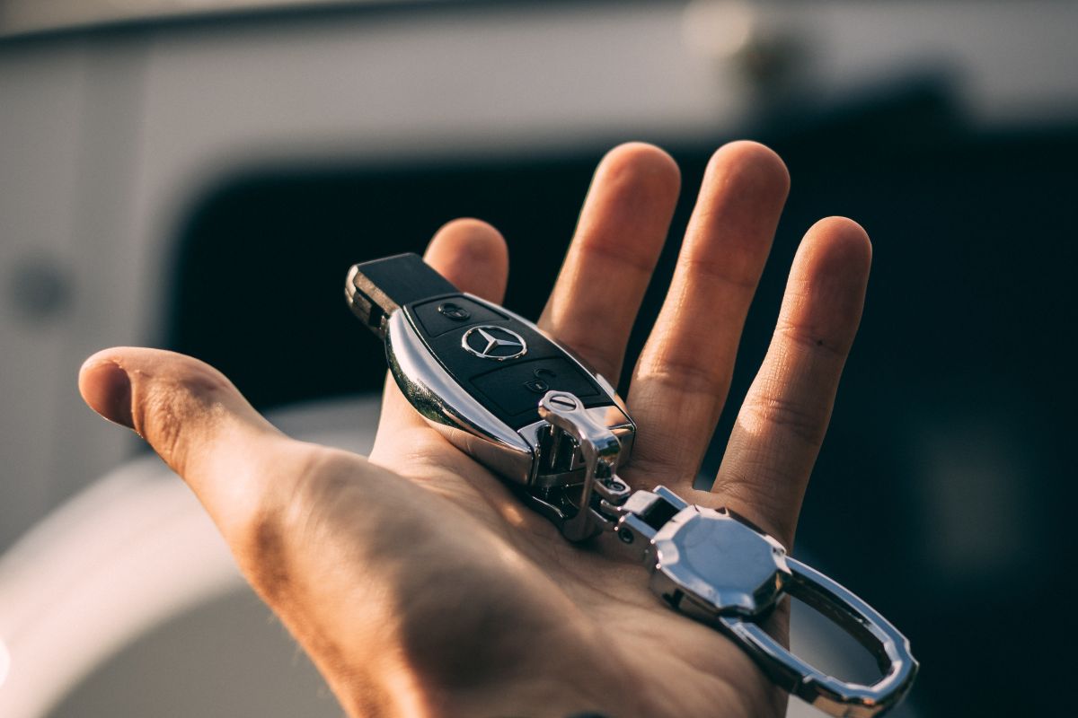 ▲中國大陸一名男子致贈女友賓士車，分手後想討回車輛告上法院。（示意圖，非當事人／取自Unsplash）