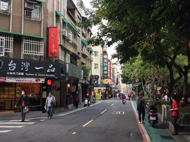 ▲行政院預定七月展開振興方案,讓受到新冠肺炎疫情影響的店家能夠迅速振興。(圖/NOWnews資料照)