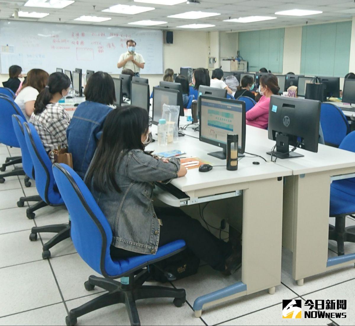 ▲針對基本工資微幅調漲，工總表示這會帶動勞健保費用的調漲，對企業主的負擔沒有大家想的那麼單純。（圖／NOWnews資料照片)