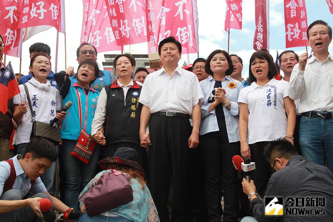 ▲立委傅崐萁今提早向花蓮地檢署報到，刻意避開媒體，低調入獄。（圖／NOWnews資料照）