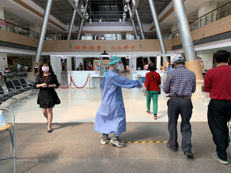 ▲嘉義縣政府為感謝醫護人員在新冠肺炎疫情的辛勞付出，推出「挺醫護」專案。(圖／記者陳惲朋攝)