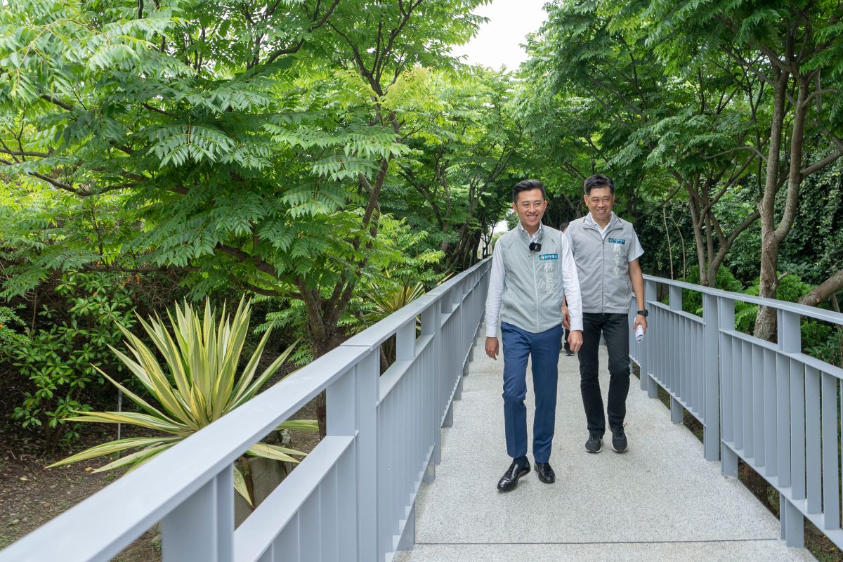 ▲紅樹林公園中繼站不僅與紅樹林公園連接，騎車者可看到紅樹林濕地生態及海景。（圖/記者金祐妤攝,109.5.26）