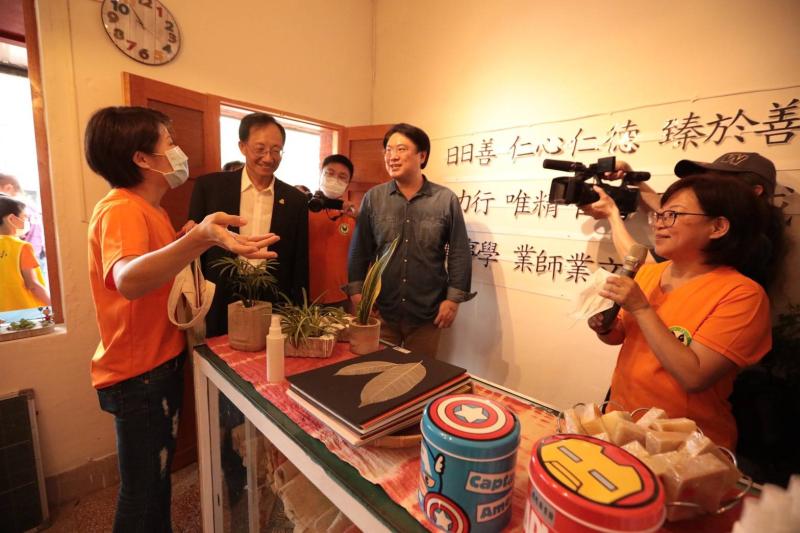▲七堵區瑪陵國小成功轉型,百年老校師生共同慶祝充滿活力(圖/基隆市府提供)