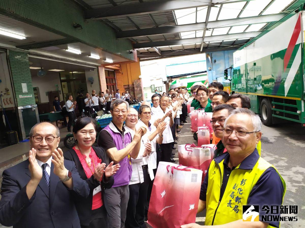 ▲慈濟基金會及多家在地企業贈送多樣祝福感恩禮，感謝綠衣天使們守護彰化。（圖／記者葉靜美攝，2020.05.27）