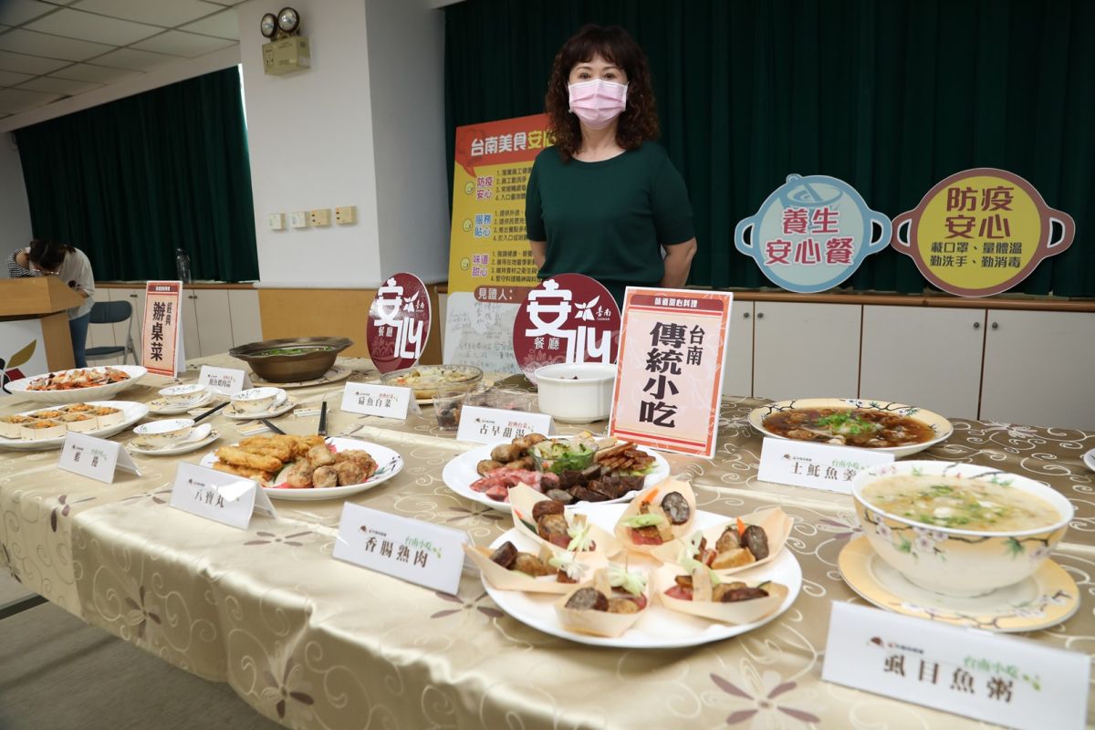 ▲阿中部長周末遊台南，台南市長黃偉哲表示，這次是以辦滿漢全席的精神，來迎接阿中部長及防疫團隊。（圖／台南市政府提供）