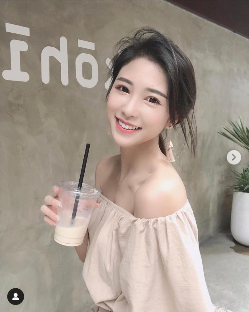 ▲卡卡兒因為一杯飲料惹爭議。(圖/卡卡兒IG)