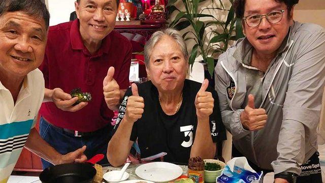 ▲▼洪金(上圖中、下圖右)暴瘦靠控制澱粉。(圖/譚詠麟微博)