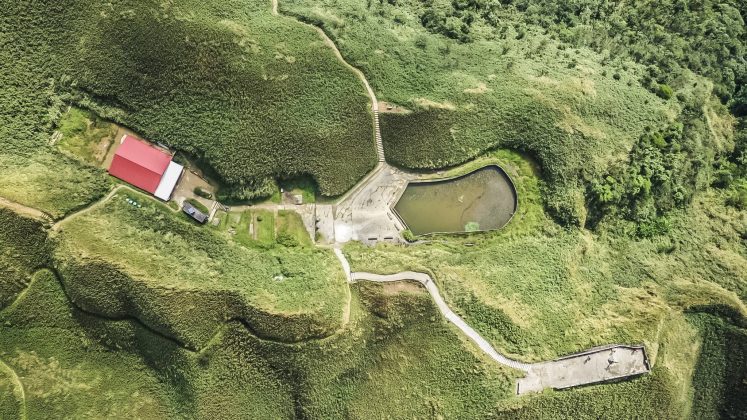 ▲俯瞰聖母山莊｜A bird’s eye view of Sacred Mother Hut (Courtesy of Lu Hung-ming)