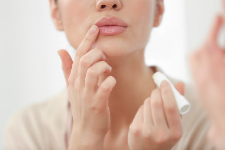 ▲護唇膏成分越簡單越好。（圖／Shutterstock）