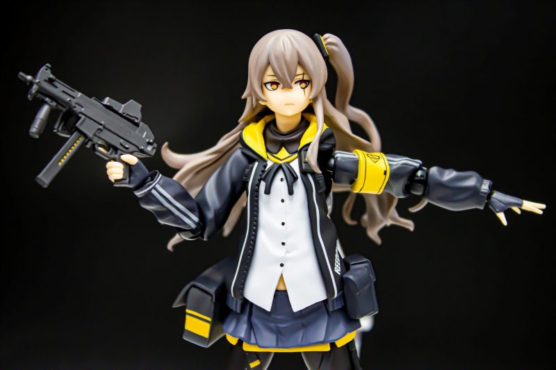 開箱＼指揮官的鼻梁骨要小心啦！《少女前線》figma UMP45
