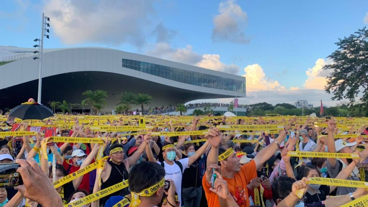 ▲罷免團體在最後一週天天都有遊行，維持罷免投票熱度。(圖/翻攝WeCare高雄臉書)