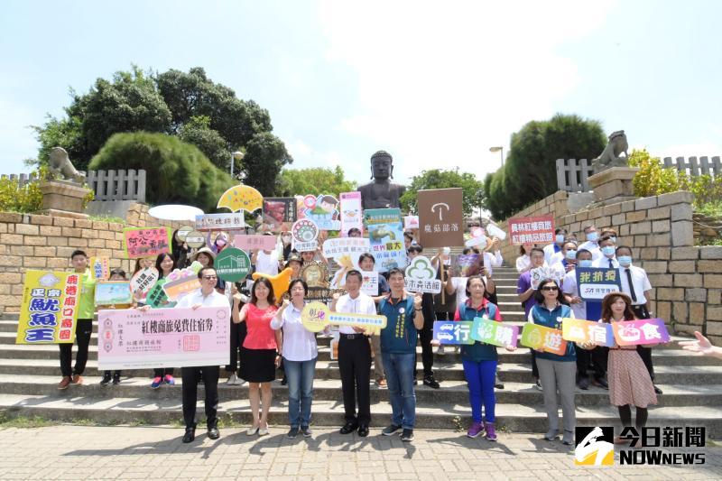 ▲彰化縣觀光振興方案,共同推出9大旅遊主題的1日遊,每趟行程費用399元到950元都有,路線詳情可上彰化縣旅遊資訊網查詢。(圖/記者陳雅芳攝,2020.06.02)