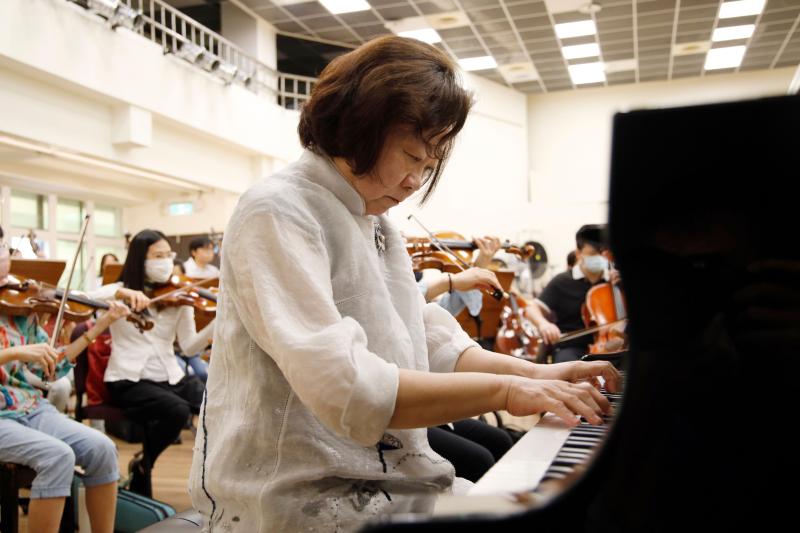 ▲▼陳郁秀老師演奏時的丰采。(圖/特約記者林敬原攝)