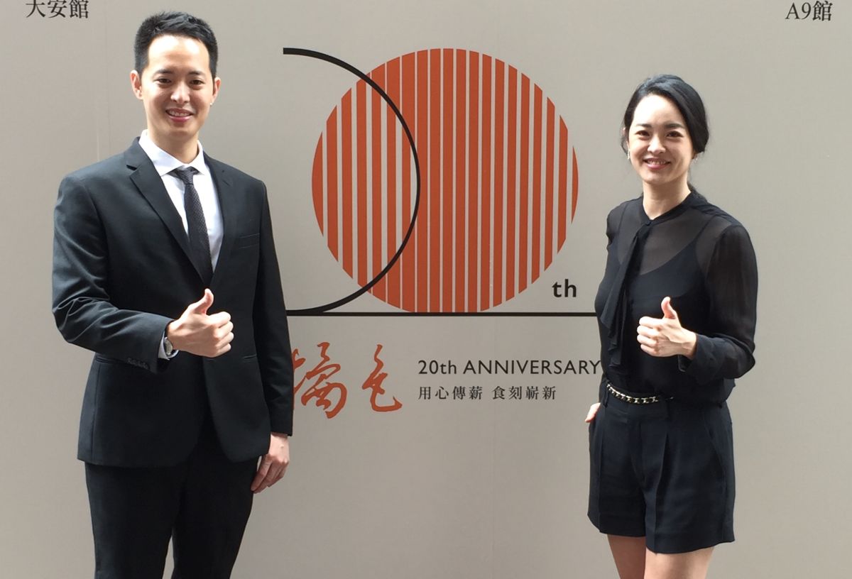 ▲橘色涮涮屋今（3）日召開20週年記者會宣布，將在未來5年內進軍6都。圖為二代接班人袁悦苓（右）與袁保華（左）。（圖／記者黃仁杰攝,2020.06.03）