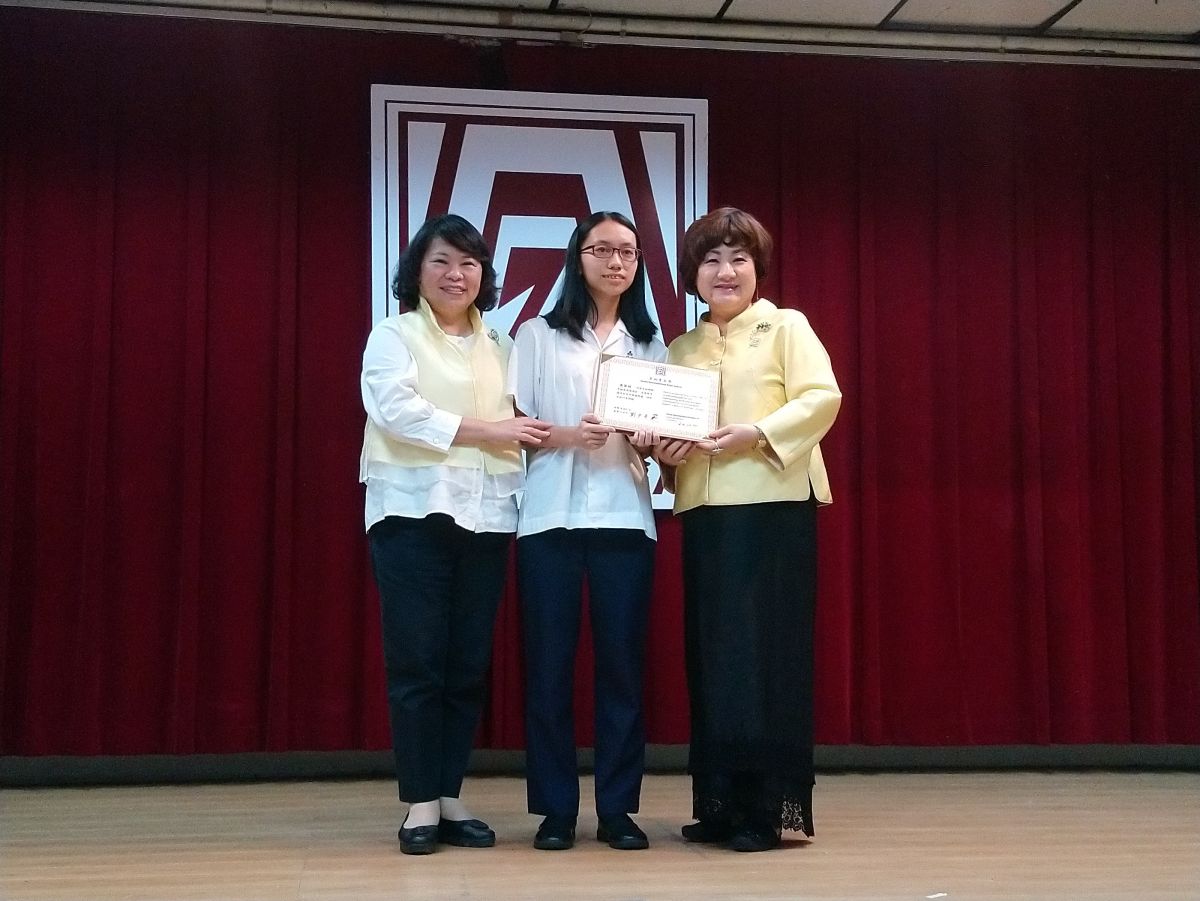 ▲嘉女學生黃英綺與父親創辦「樂讀班」，陪伴課後孩子讀書5年有成。（圖/記者邱嘉琪攝，2020.06.03）