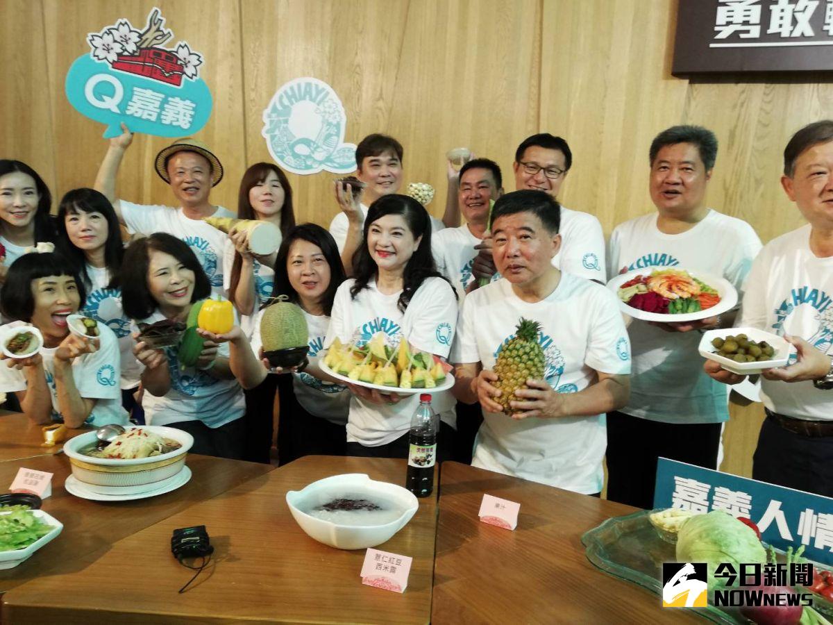 ▲集結縣內18鄉鎮精選食材，推出12道佳餚，將在5日晚宴款待陳時中及防疫團隊。（圖/記者邱嘉琪攝，2020.06.04）