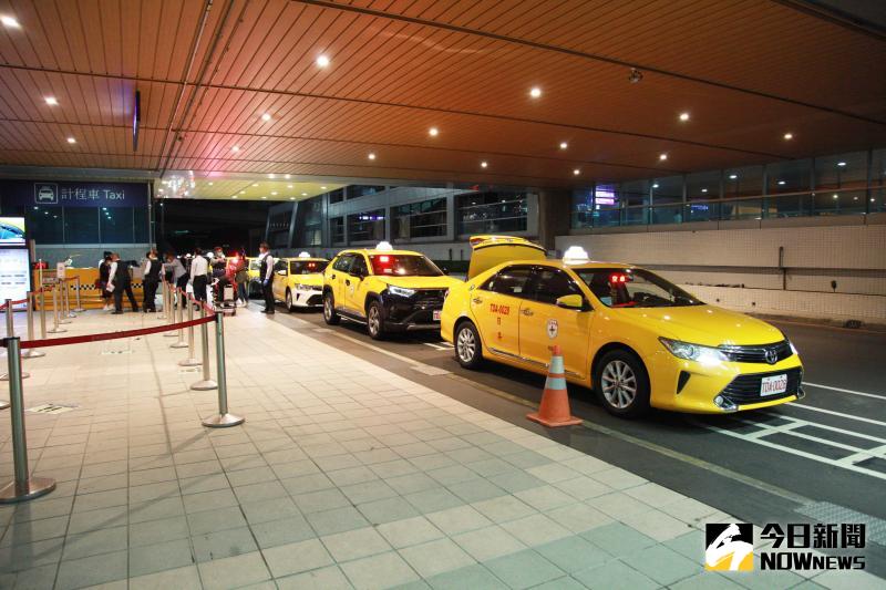 ▲鄭文燦也特別謝謝參與防疫車隊的司機們,「他們真的是為了公共衛生的考慮,讓乘客可以不用搭乘大眾交通工具」。(圖/記者李春台攝)
