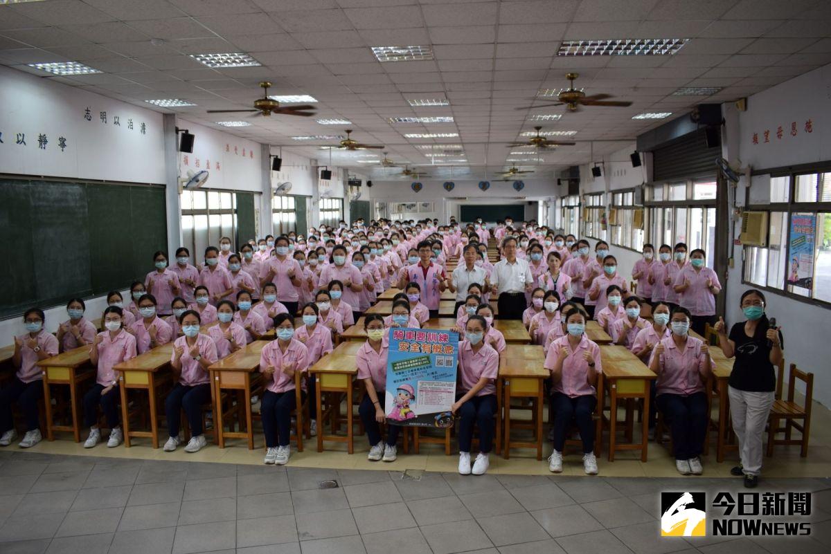 ▲嘉義區監理所人員今日到校園宣導交通安全及防禦駕駛課程及普通重型機車駕訓制度（機車駕訓班政策）。（圖／記者洪佳伶攝,2020.06.05）
