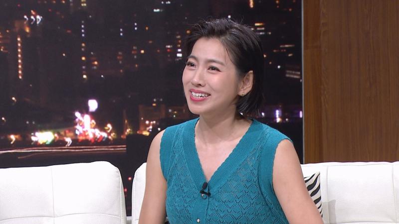 ▲米可白回憶起當兒童姐姐時所歷經的磨練。(圖/台視提供)