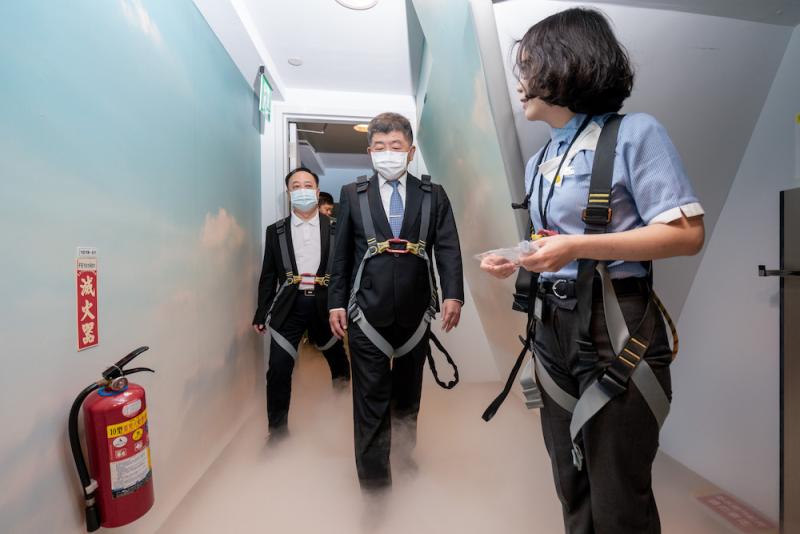 ▲陳時中希望,在大解封之後,國人能維持防疫新生活的指引,啟動國內安心旅遊。(圖/台北101提供)
