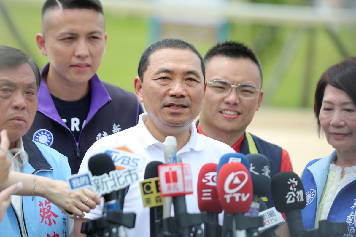 ▲新北市長侯友宜今（7）日表示，希望韓市長的團隊們不要氣餒，如果再有機會為國家社會做事，再一起加油！（圖／新北市政府新聞局提供）