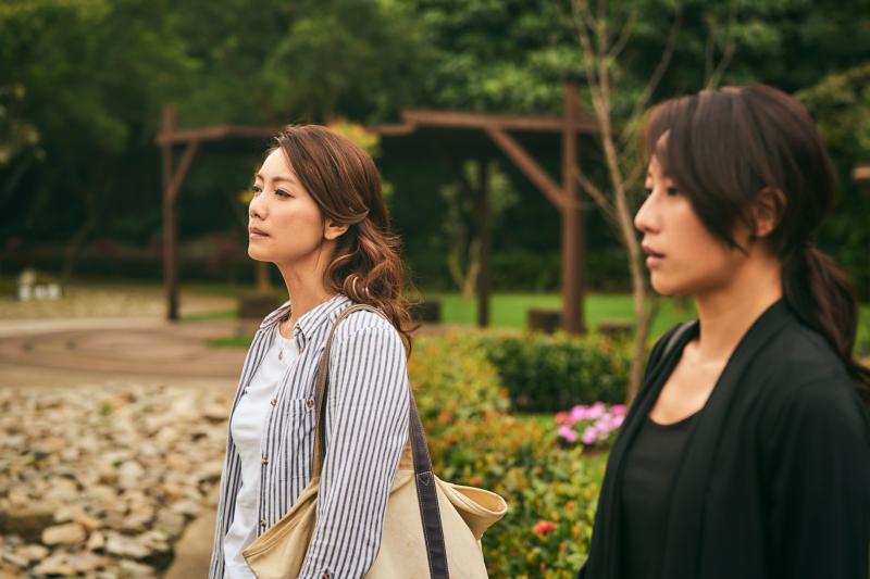 ▲方宥心(右)一句話帶出柯叔元去向。(圖