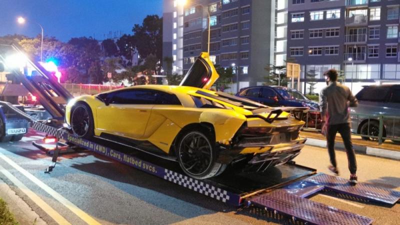▲車禍的超跑也將送至當地車行,車主可能將面對高昂維修費用。(圖/翻攝自臉書