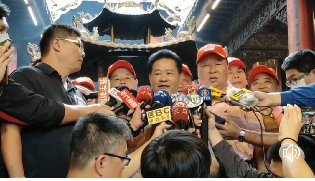 ▲大甲鎮瀾宮副董事長鄭銘坤宣布大甲媽11日展開遶境之旅。(圖／柳榮俊攝2020.6.8)