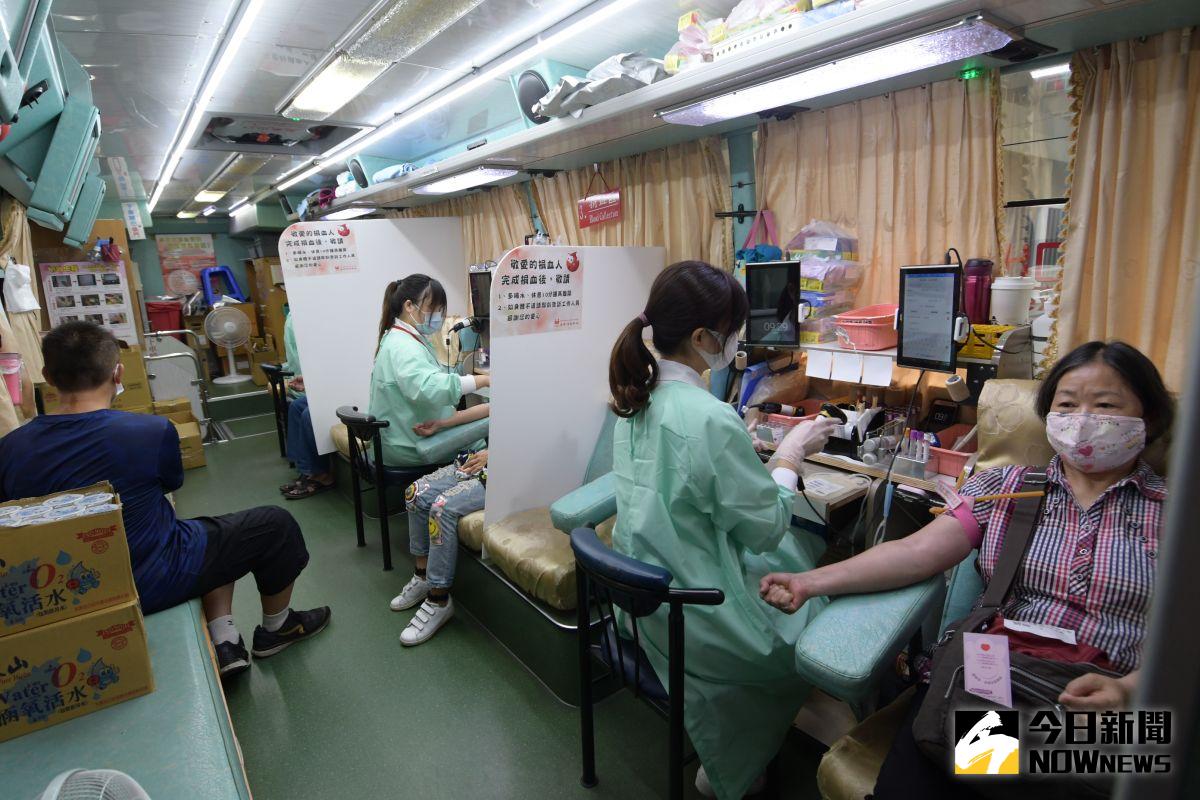 ▲提前慶祝615警察節，彰化縣警察局與義勇警察大隊辦理「警察節捐血」活動。（圖／記者陳雅芳攝，2020.06.08）